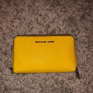 Michale Kors yellow wallet